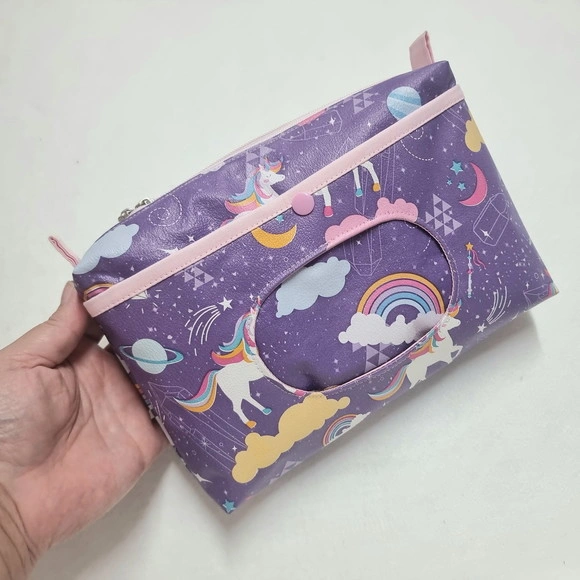 Necessaire Porta Fraldas e Lenço Umedecido - Unicornio Roxo
