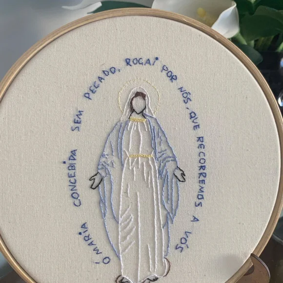 Nossa Senhora das Graças - Católicos - Bordado em Bastidor