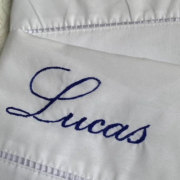 Par de Fronhas Bordada à Mão - Personalizadas