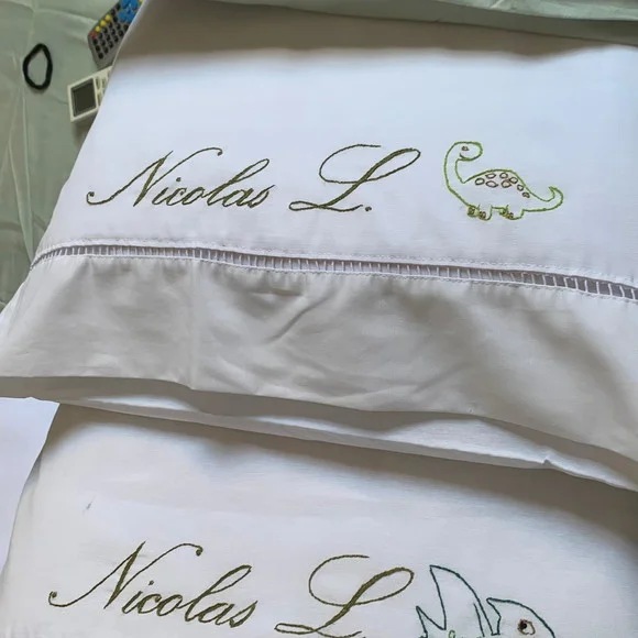 Par de Fronhas Bordadas à Mão - Personalizada