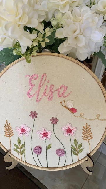 Porta de Maternidade - Elisa - Bordado Livre