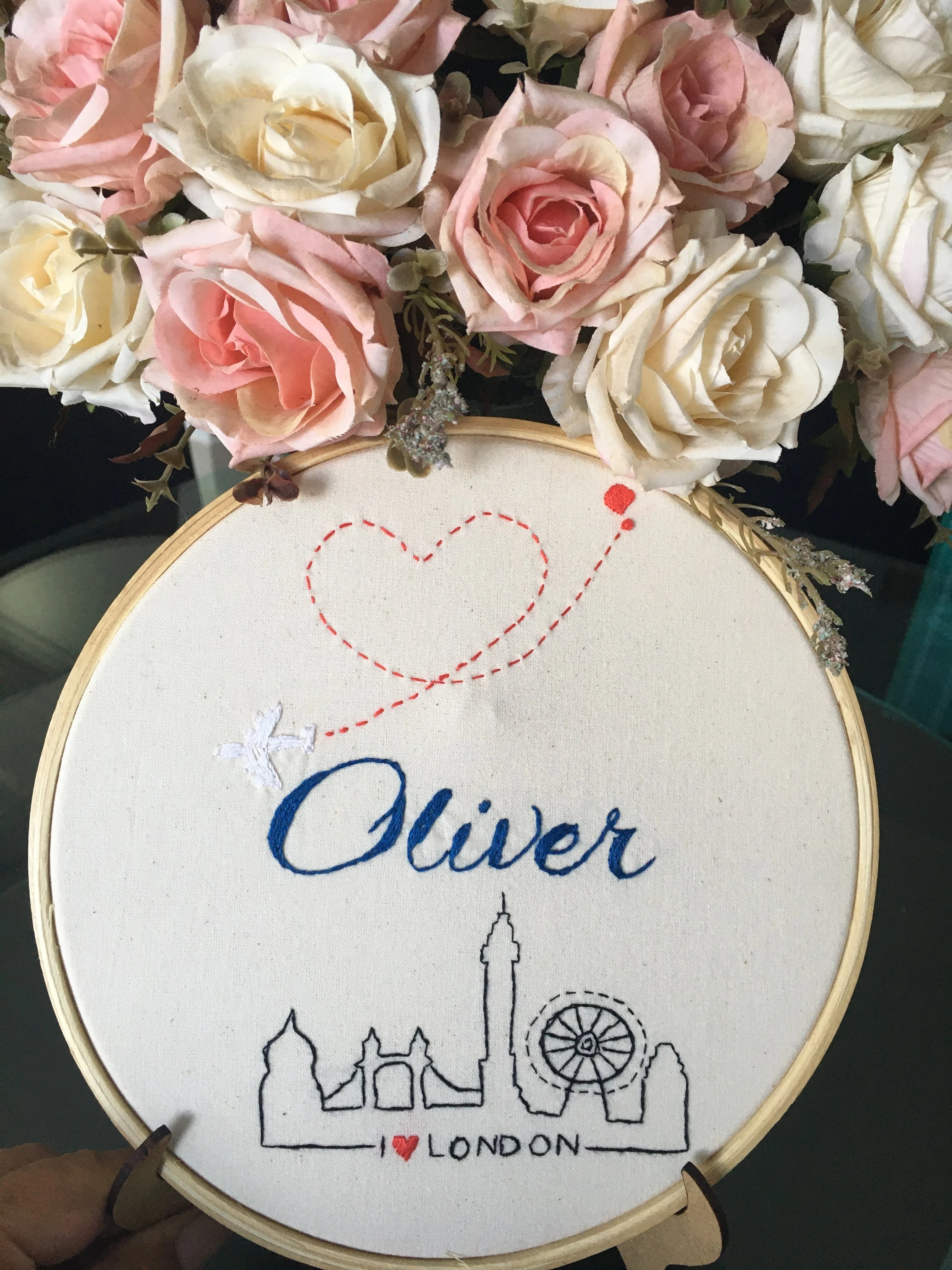 Porta de Maternidade - Oliver - Bordado em Bastidor