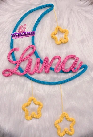 Porta Maternidade Lua e Estrelas personalizados em Tricotin com 01 nome