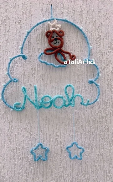 Porta Maternidade Nuvem Grande Personalizada em Tricotin com 01 nome