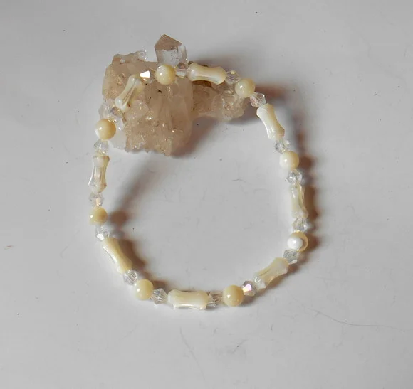 Pulseira Ajustável com Madrepérolas e Cristal Sw