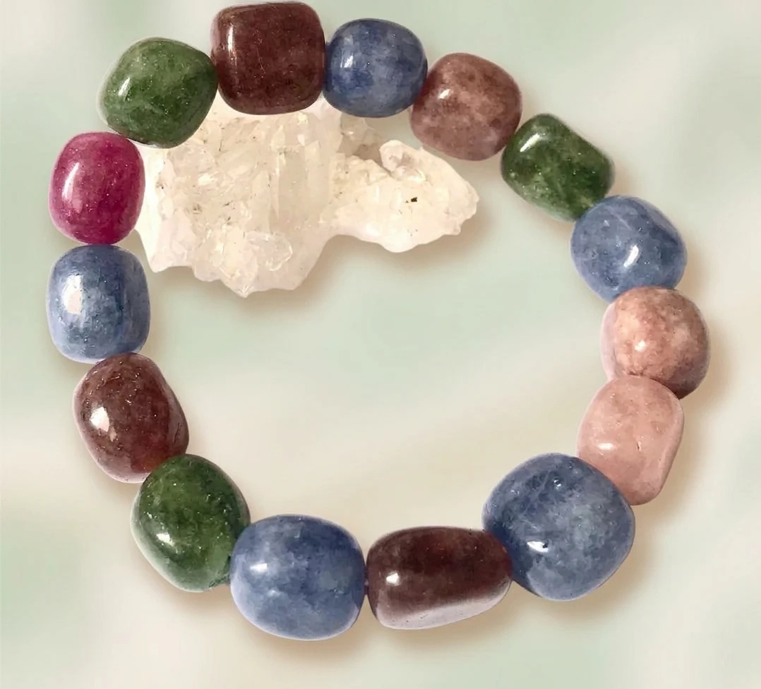 Pulseira Artesanal com Jade Colorida ( Pedras Roladas )