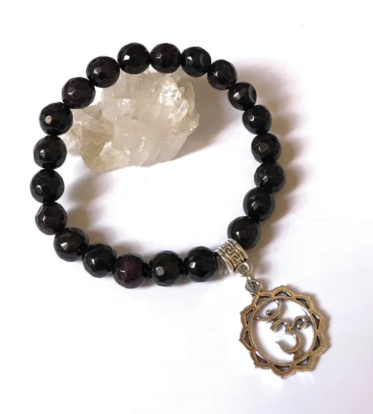 Pulseira Japamala Ametista Black 21 Contas e Mandala com Om