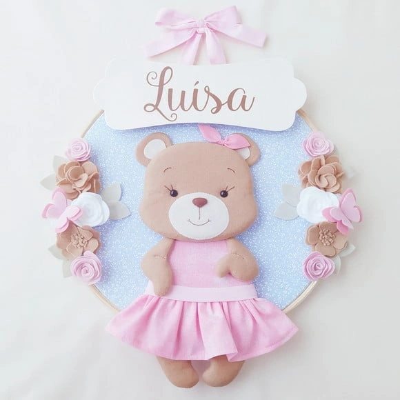 Quadro Bastidor Porta Maternidade Ursinha e Flores - Luísa