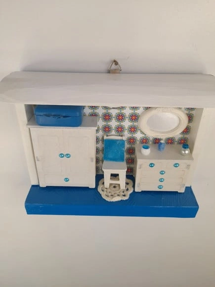 Quadro em mdf e Madeira Branco e Azul Imitando Quarto