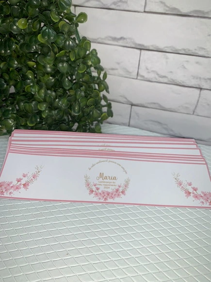 Rotulo Adesivo para Água Personalizado Maternidade Menina