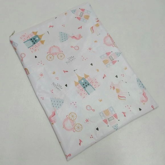 Saco Impermeável para Roupas 28x40 com Zíper - Princesas