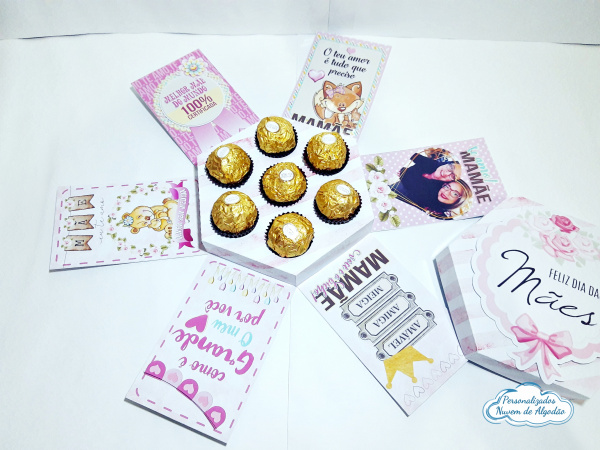 Caixa explosão para 7 docinhos Dia das mães Caixa explosão para 7 docinhos Dia das mães-Caixa explosão para 7 docinhos Dia das mães
Para 7 bombons ou docinhos.
- Feita em papel fotog