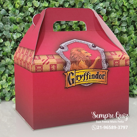 Caixa Maleta personalizada Harry Potter BEM GRANDE 30+ Caixa Maleta personalizada Harry Potter BEM GRANDE 30+-Medidas da caixa na segunda foto do anúncio.
As caixas são lindas, ótima qualidade de impressão