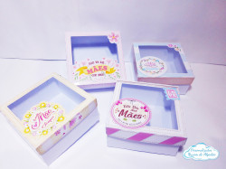 Caixa para 4 docinhos com visor - Dia das mães Caixa para 4 docinhos com visor - Dia das mães