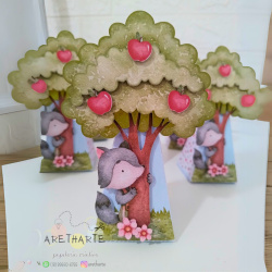 Caixa Pirâmide Chapéuzinho Vermelho Caixa Pirâmide Chapéuzinho Vermelho