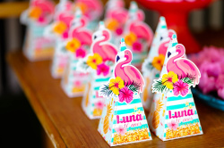 Caixa pirâmide Flamingo Caixa pirâmide Flamingo