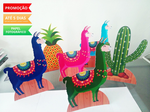 Display de mesa Lhama 27cm - Abacaxi e Cacto Display de mesa Lhama 27cm - Abacaxi e Cacto-Display de mesa Lhama até 27cm - Abacaxi e Cacto 
Largura varia de acordo com a imagem.
- Possu