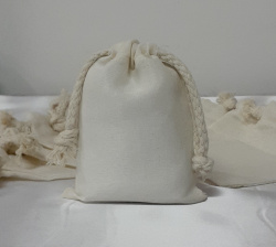 Kit com 100 Saquinhos de Algodão Cru 9x12cm Kit com 100 Saquinhos de Algodão Cru 9x12cm