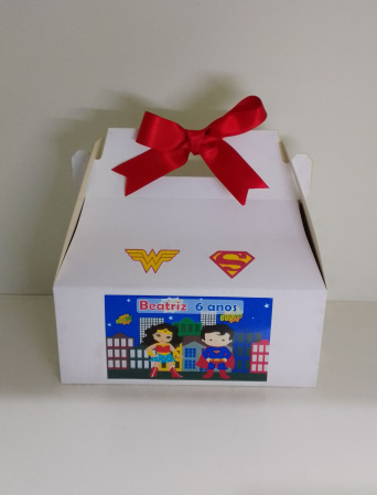 KIT FESTA ESCOLAR  MULHER MARAVILHA 2 KIT FESTA ESCOLAR  MULHER MARAVILHA 2-COMEMORE O ANIVERSÁRIO COM UMA FESTA NA ESCOLA DE MANEIRA PRÁTICA E DIVERTIDA.
KIT FESTA NA ESC