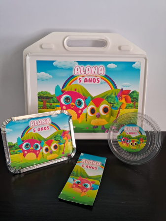 KIT FESTA ESCOLAR PERSONALIZADO HOP HOP CORUJA KIT FESTA ESCOLAR PERSONALIZADO HOP HOP CORUJA-COMEMORE O ANIVERSÁRIO COM UMA FESTA NA ESCOLA DE MANEIRA PRÁTICA E DIVERTIDA.
KIT FESTA NA ESC