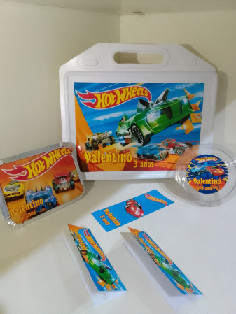 KIT FESTA ESCOLAR PERSONALIZADO HOT WHEELS KIT FESTA ESCOLAR PERSONALIZADO HOT WHEELS-COMEMORE O ANIVERSÁRIO COM UMA FESTA NA ESCOLA DE MANEIRA PRÁTICA E DIVERTIDA.
KIT FESTA NA ESC
