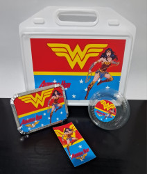 KIT FESTA ESCOLAR PERSONALIZADO MULHER MARAVILHA KIT FESTA ESCOLAR PERSONALIZADO MULHER MARAVILHA