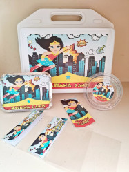 KIT FESTA ESCOLAR PERSONALIZADO MULHER MARAVILHA 2 KIT FESTA ESCOLAR PERSONALIZADO MULHER MARAVILHA 2