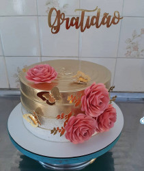 Topo de bolo dourado Gratidão com 4 rosas especiais Topo de bolo dourado Gratidão com 4 rosas especiais