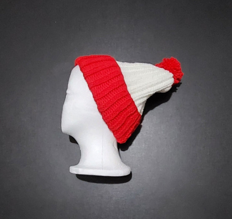 Touca Onde está Wally? Touca Onde está Wally?-Touca Gorro Onde está Wally? 
Adulto, feita a mão.
Da para usar dobrada como o personagem ou cai