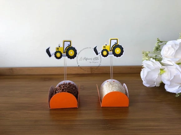 Topper para docinho trator