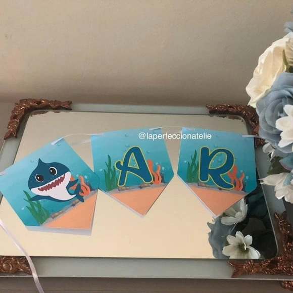 Varal de Bandeirinhas Baby Shark