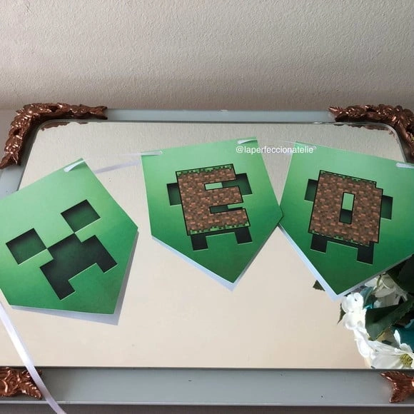 Varal de Bandeirinhas Minecraft