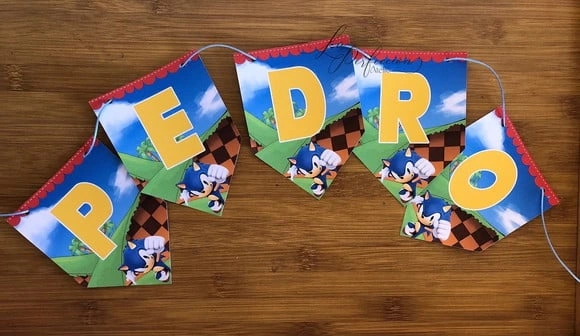 Varal de Bandeirinhas Sonic